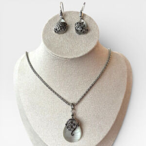 Vintage Water Drop Pendant Set